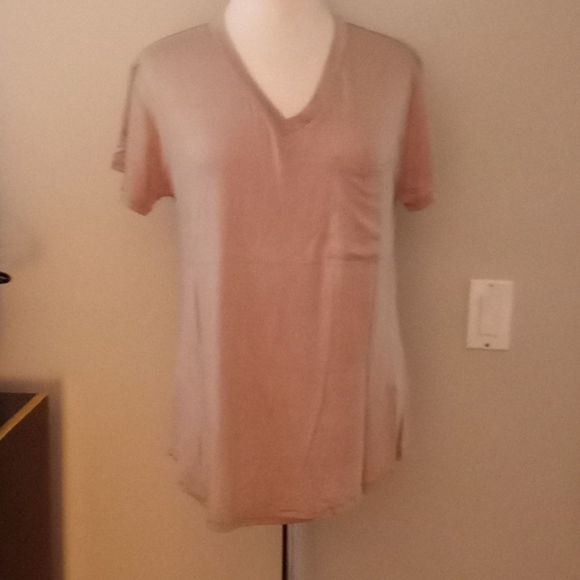 💐”V-Neck" T-Shirt w/ Pocket💐OLIVE color - Picture 3 of 7